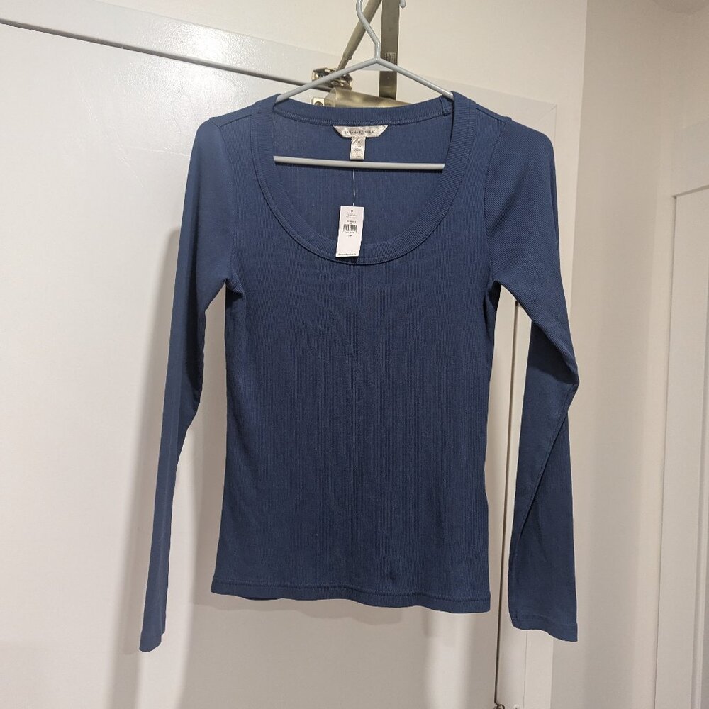 NWT Banana Republic cotton blue shirt US size small